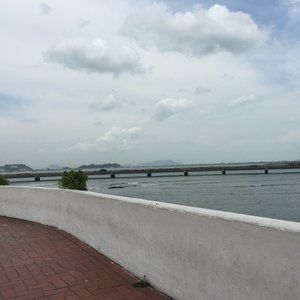 Meet your Posher, Leslie